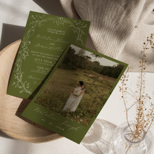 Convite Casamento Romântico com Flores em Verde Oliva e Es