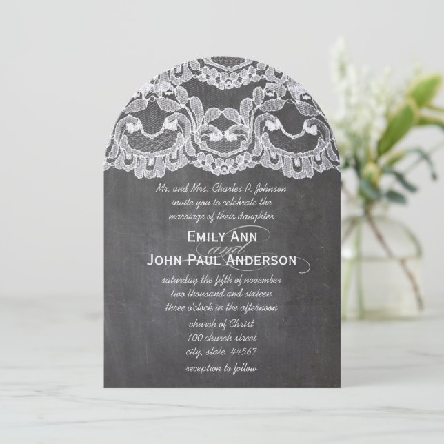 Convite Casamento Romântico de Chalkboard e Lace Elegante (Em pé/Frente)