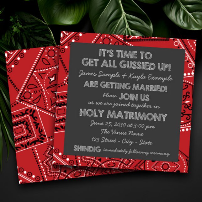 Convite Casamento Russo de Chalkboard Red Bandana (Fun rustic cowboy red bandana wedding invitation. Simply add your details.)