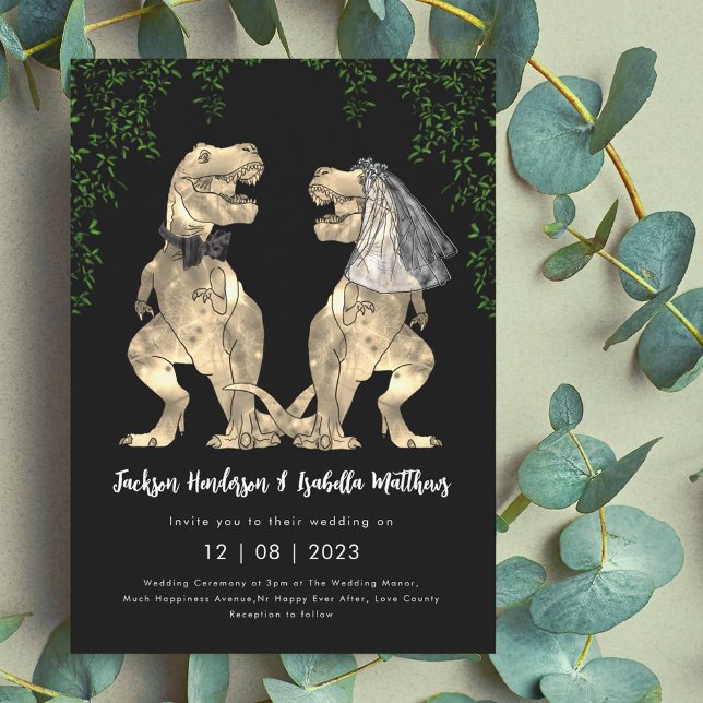 Convite Casamento Temático de Dinossauros Preto e Branco (Dinosaur T-Rex bride and groom Jurassic eucalyptus foliage black and white wedding invitation )