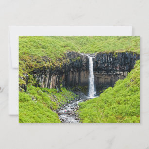 Convite Cascata de Svartifoss em Skaftafall - Islândia