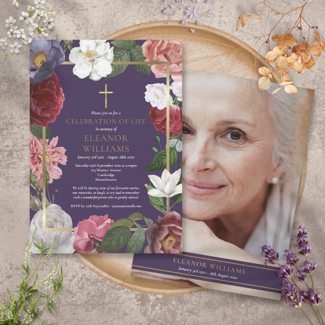 Convite Celebração Cristã da Vida Foto Floral Roxa (Christian Celebration of Life Purple Floral Photo Invitation)