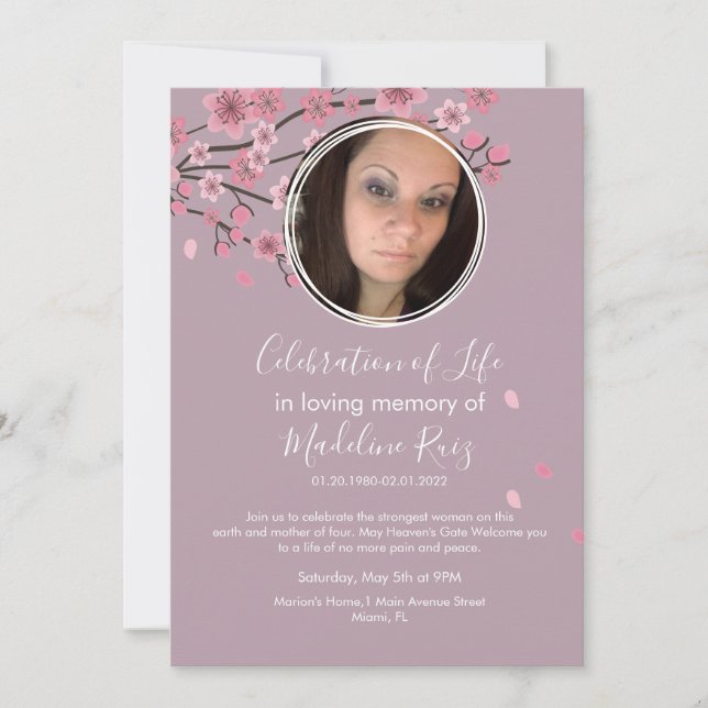 Convite Celebração da Vida de Pétalas de Árvores de Cereja (Frente)