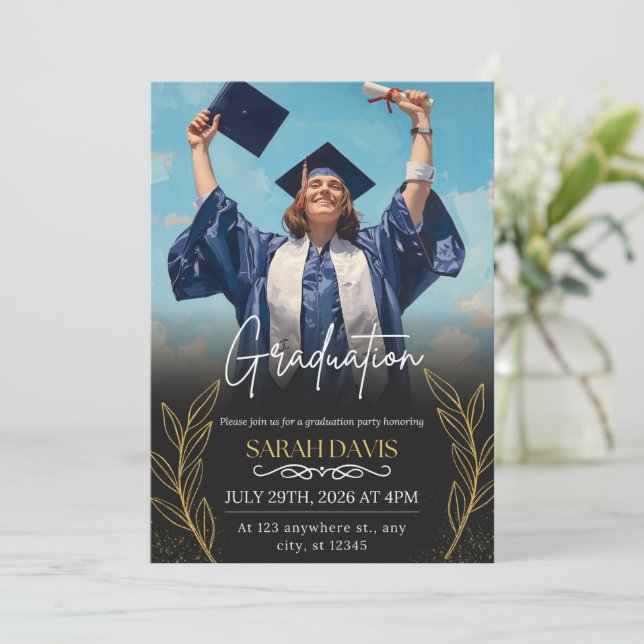 Convite Celebração de Graduação da Turma de 2026 Moderna (Em pé/Frente)