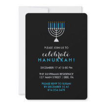 Celebração de Hanukkah com Silver Menorah em Preto