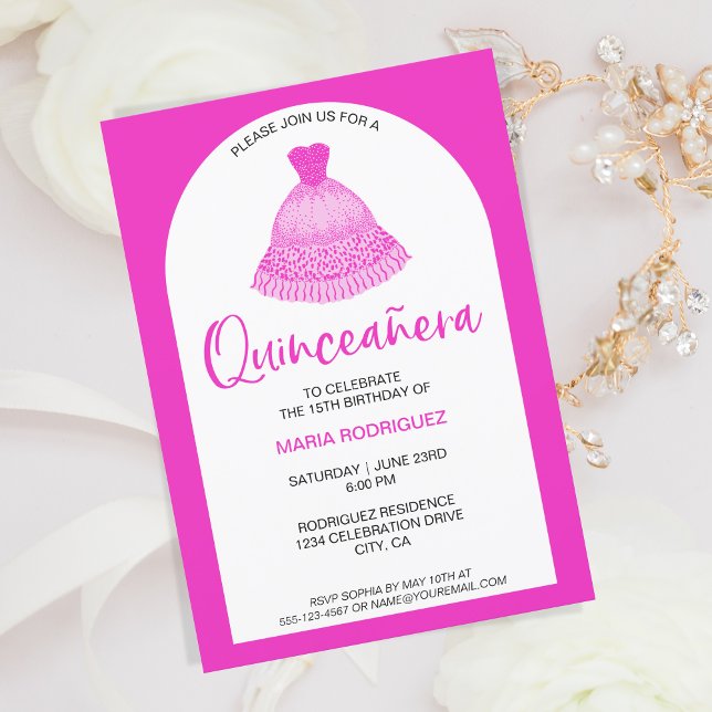 Convite Celebração de Quinseanera Moderna e Moderna Rosa (pink gown quinceanera invitation)