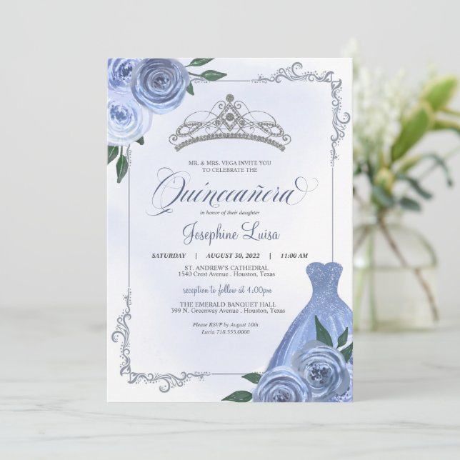Convite Celebração Floral Azul de Quinceañera (Em pé/Frente)