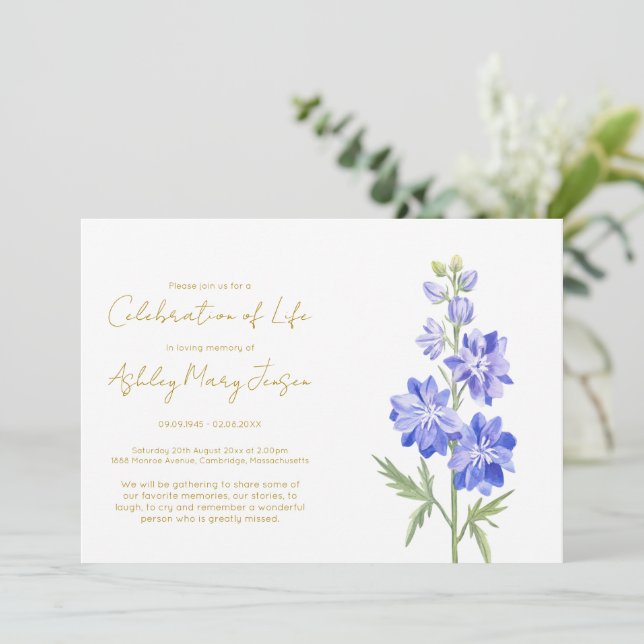 Convite Celebração Simples da Vida de Larkspur (Em pé/Frente)