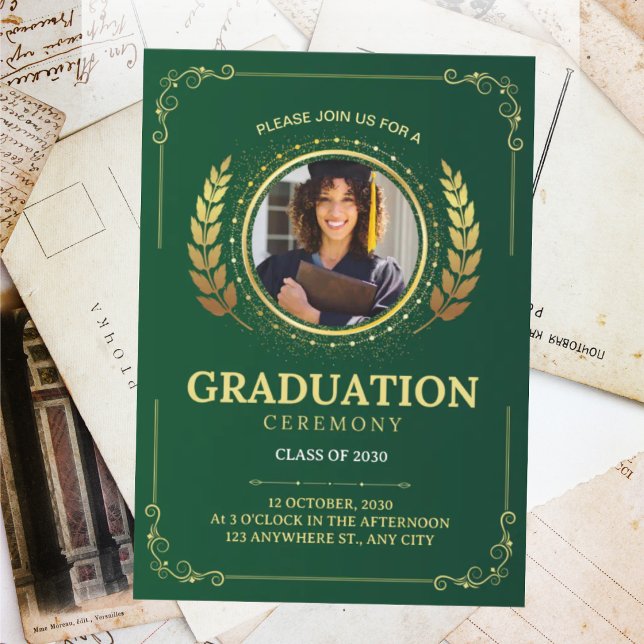 Convite Cerimônia de Graduação Verde e Dourada Elegante (Criador carregado)