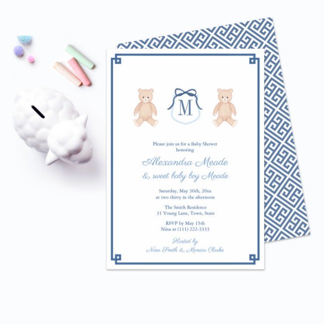 Convite Chá Clássico Monograma do Urso de Teddy (Preppy blue and white monogram classic teddy bear baby shower invitation)