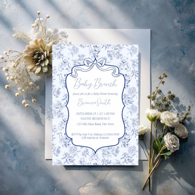 Convite Chá de bebê azul toile de jouy esboço brunch de be (Baby brunch blue toile de jouy vintage cute baby toys sketch baby shower invitation template)