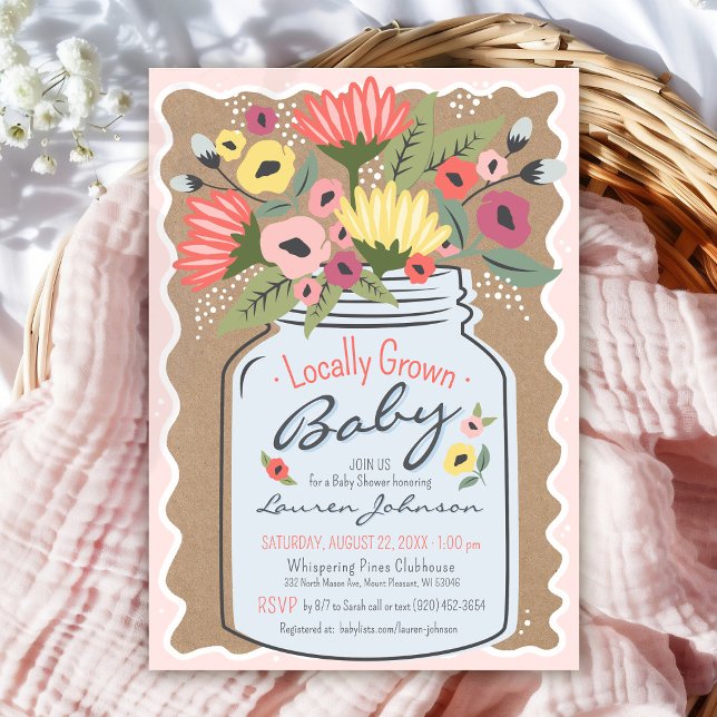 Convite Chá de Bebê Floral Mercado de Agricultores Local (Cute pink locally grown baby farmers market rustic kraft mason jar flowers girl shower invitation)