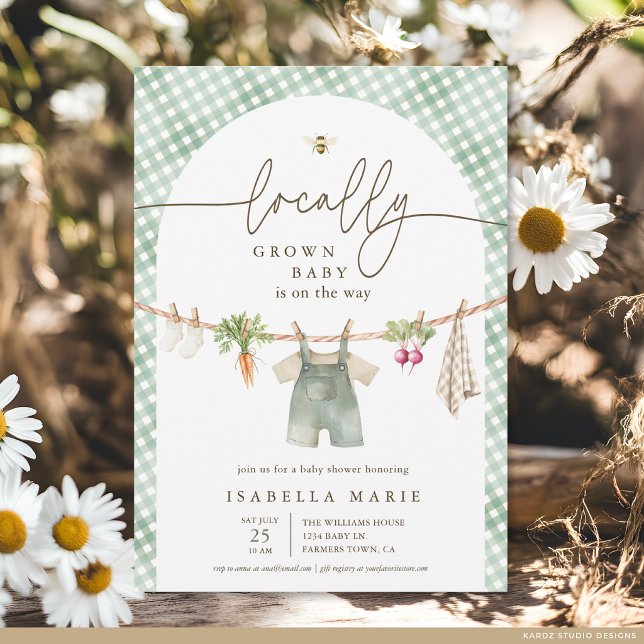 Convite Chá de Bebê Verde Neutro e de Produção Local (The front of the baby shower invite is shown at 5x7-inch size. Choose paper, + corner style.)