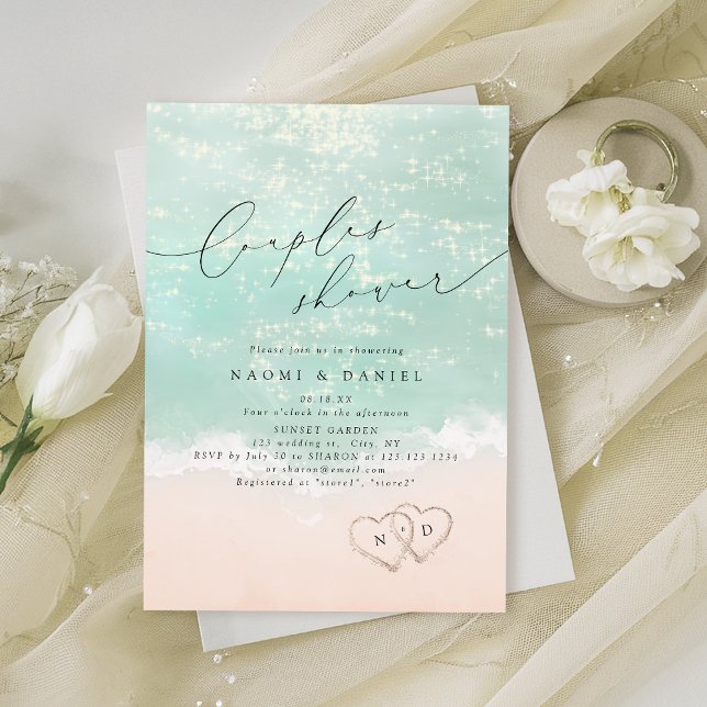 Convite Chá de Casais de Praia do Sand Hearts do Script Mo (Modern Script Sand Hearts Beach Couples Shower Invitation)