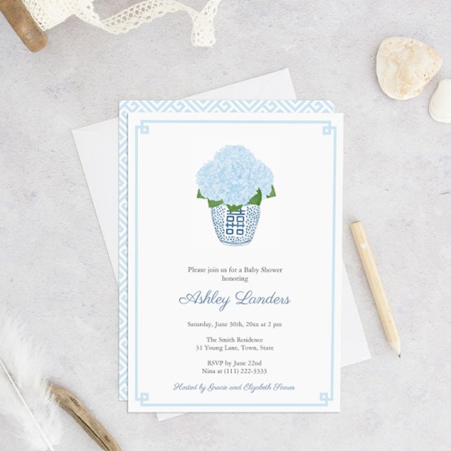 Convite Chá de fraldas Chinoiserie Blue Hydrangeas Boy (Baby Shower Party for boy invite with pale blue hydrangeas in a navy blue and white ginger jar vase)