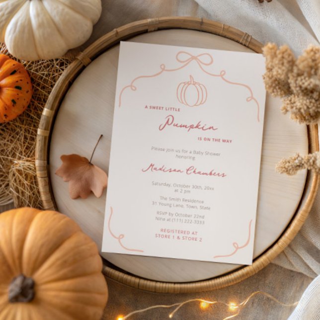 Convite Chá de fraldas De Abóbora De Mão Desenhada (Fall sweet little pumpkin baby shower invitation with hand drawn ribbon bow and handwritten font)