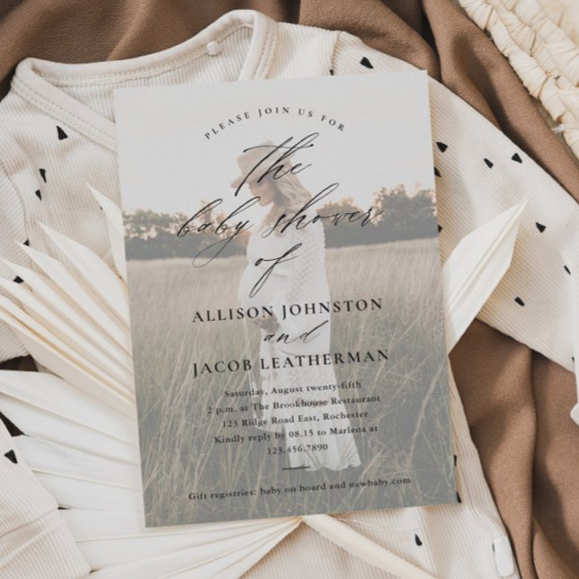 Convite Chá de fraldas de Casais de Sobreposição de Fotogr (Elegant script couples photo baby shower invitation.)