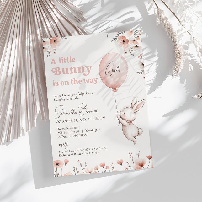Convite Chá de fraldas de coelhinho de Flor Selvagem Rosa (Girls Little Bunny Baby Shower Invitation Dusty Pink Wild Flowers Bunny Balloon,  Rabbit Baby Shower)