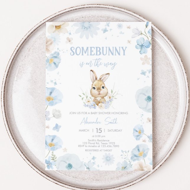 Convite Chá de fraldas de Coelho Azul (Blue Rabbit Somebunny Baby Shower Invitation)
