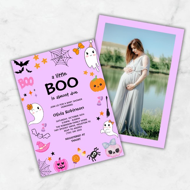 Convite Chá de fraldas De Dia das Bruxas Puro A Boo (Purple A Little Boo is Almost Due Cute Ghost Halloween Baby Shower Invitation  )