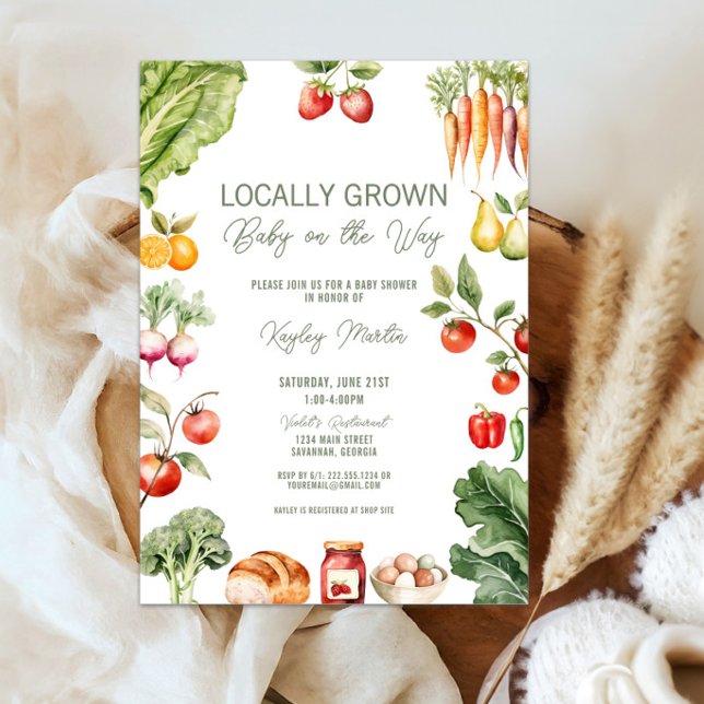 Convite Chá de fraldas de mercado do agricultor russo cres (Locally Grown Farmers market baby shower invite with rustic fruits, veggies, and sweet garden charm)
