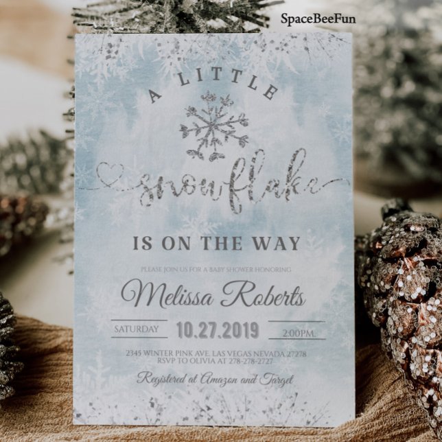 Convite Chá de fraldas de Neve Convidando Um Pouco de Neve (Snowflake Baby Shower Boy Invitation A little Snowflake is on the Way It's Cold Outside Winter)