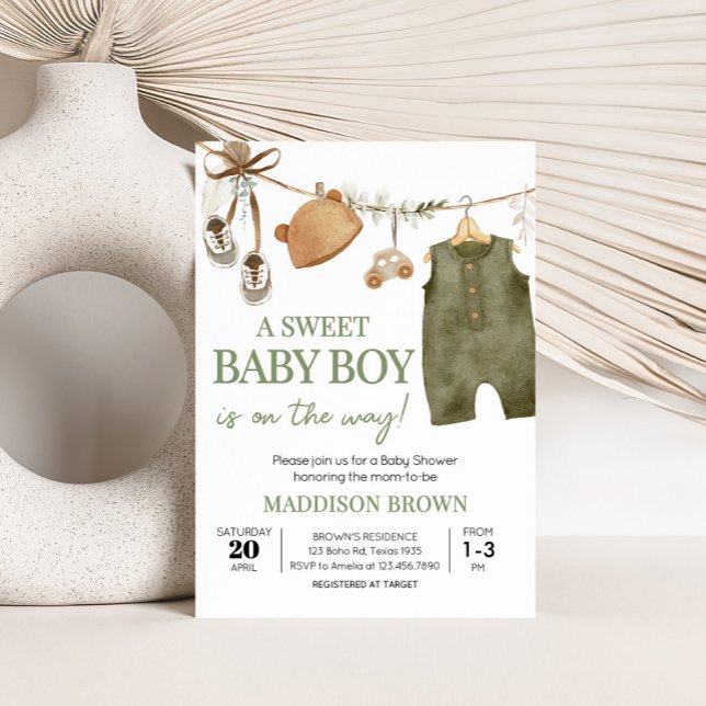 Convite Chá de fraldas de roupas do Sweet Baby Boy Boho (Boho Clothes Sweet Baby Boy Baby Shower Invitation)