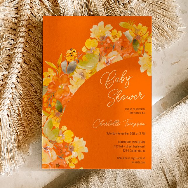 Convite Chá de fraldas de script de flores amarelas do boh (Fall boho yellow flowers script baby shower invitation on orange)