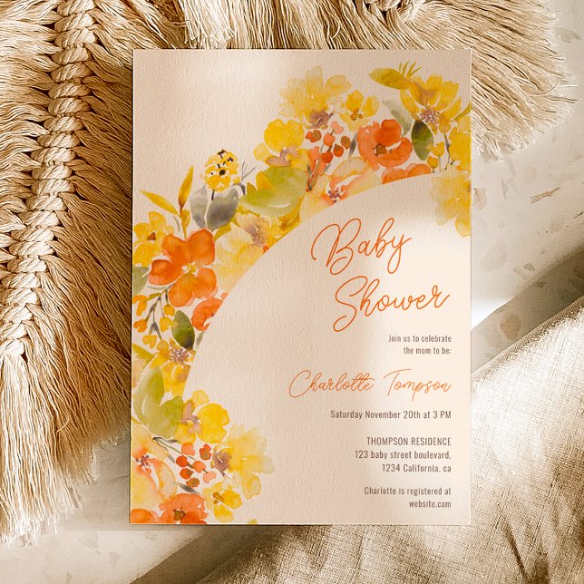 Convite Chá de fraldas de script de flores amarelas do boh (Fall boho yellow flowers script baby shower invitation on ivory)