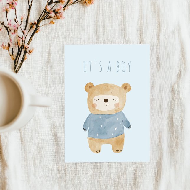 Convite Chá de fraldas de ursos agudos de Aquarela Azul (Cute sleepy teddy bear in blue "It's a boy" announcement card.)