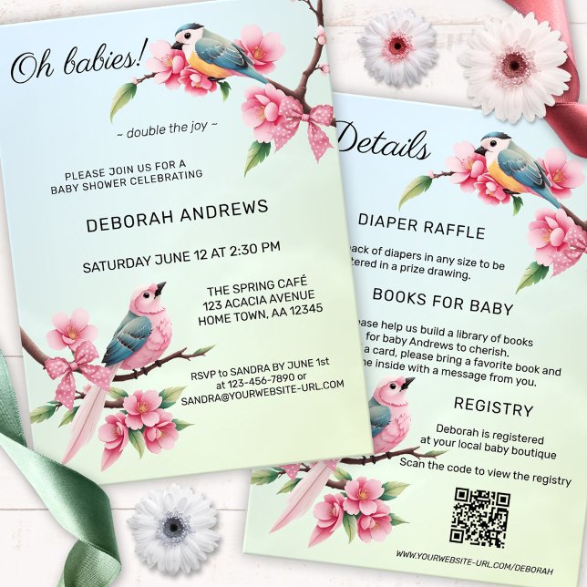 Convite Chá de fraldas dos gêmeos Arcos das aves bonitas (Gender neutral baby shower invitation with two pretty birds with bows on flower branches - QR code)