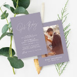 Convite Chá de fraldas, foto lilac roxa elegante moderna<br><div class="desc">Chá de fraldas de convite de festas elegante lilac roxo e roxo moderno. Design ideal neutro em termos de gênero.</div>