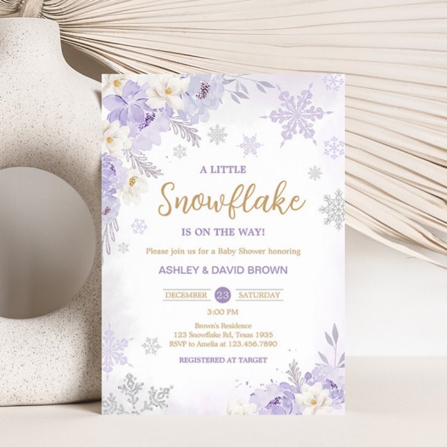 Convite Chá de fraldas Roxo Um Pequeno Floco de Neve (Purple Winter Snowflake Baby Shower Invitation)