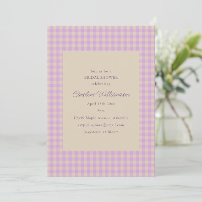 Convite Chá de Noiva Clássico Préppy com Gingham Lavanda (Em pé/Frente)