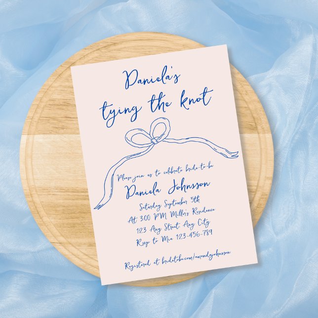 Convite Chá de panela Arco azul Casando desenhado à mão (Hand Drawn Bow Blue Tying The Knot Bridal Shower Invitation)
