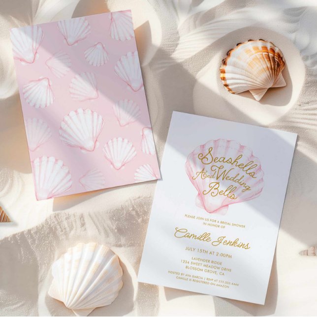Convite Chá de panela de conchas de Verão e esteiras de ca (Seashells and Wedding Bells Coastal Bridal Shower Invitation)