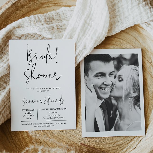 Convite Chá de panela de Fotografia de Caligrafia Minimali (Minimalist bridal shower invitation featuring a modern calligraphy font and brides photo on the back)