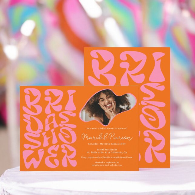 Convite Chá de panela de Fotografia laranja de Script Retr (Groovy retro Script orange Photo bridal shower Invitation)