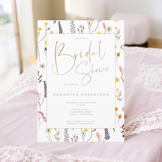 Convite Chá de panela de guiões de ouro de flores quentes  (Summer chic wild flowers gold script bridal shower invitation)