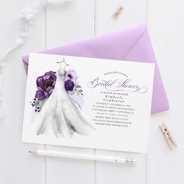 Convite Chá de panela De Vestido De Casamento Floral Roxo (Purple Flowers Dress Bridal Shower Invitations)