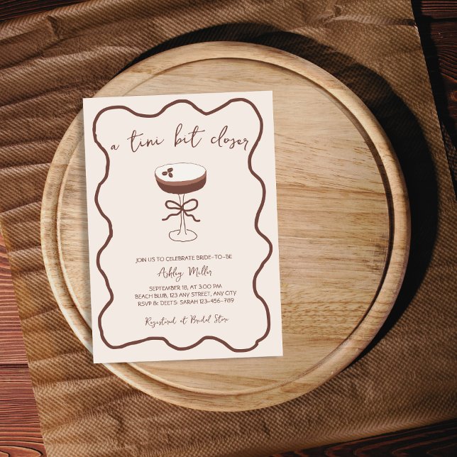 Convite Chá de panela Desenhado Da Mão Espresso Martini (Espresso Martini Hand Drawn Bridal Shower Invitation)