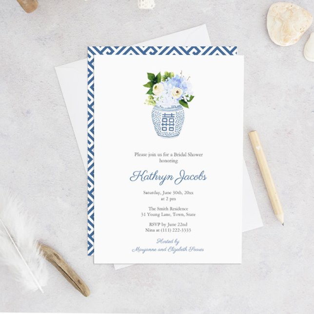 Convite Chá de panela eterno Azul E Ginger Jar Branco (Chinoiserie Chic Navy And White Watercolor Bridal Shower Invitation With Greek Key Print Backer)