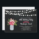 Convite Chalkboard, Mason Jar aniversário de 40 anos<br><div class="desc">Celebre seu dia especial com este convite de na moda. Este design apresenta luzes de cordas,  jarro de pedras e buquê de flores com fundo de quadro.</div>