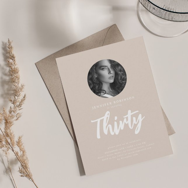 Convite Champanhe de aniversário de 30 anos de Fotografia  (Minimal Script Photo 30th Birthday Champagne Invitation)