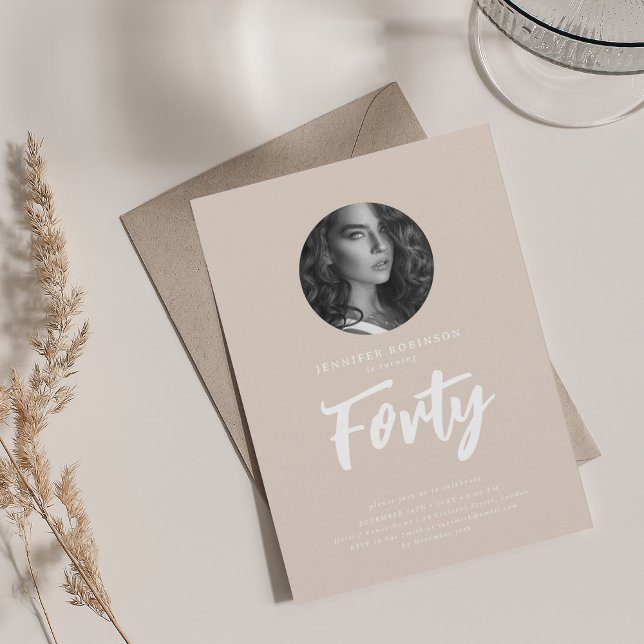 Convite Champanhe de aniversário de 40 anos de Fotografia  (Minimal Script Photo 40th Birthday Party Champagne Invitation)