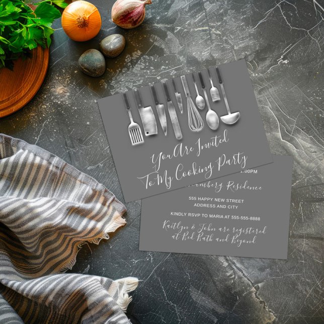 Convite Chef de Cozinha de Festa de Cozinha Branco Cinza P (Cooking Party Chef Kitchen White Gray Silver Invitation)