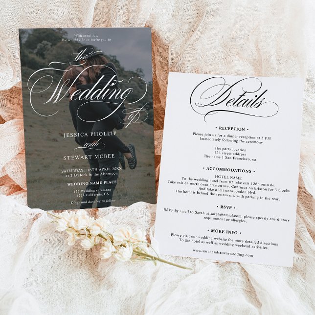 Convite Chic Black White tudo em um casamento de fotos de  (Chic Black white all in one script photo wedding Invitation)