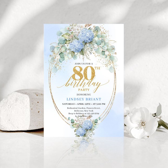 Convite Chic Dusty Blue Floral Gold 80th Birthday Invite (Chic Dusty Blue Floral Gold 80th Birthday Invite)