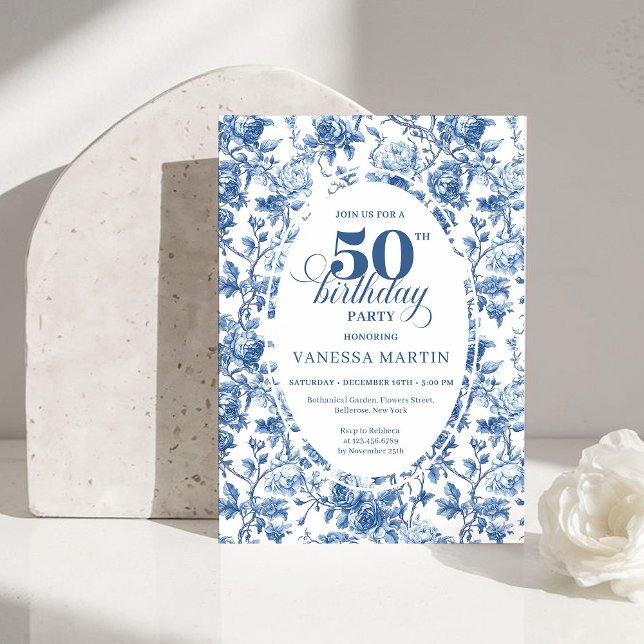 Convite Chic Elegant Navy Toile de Jouy Rose 50th Birthday (Chic Elegant Navy Toile de Jouy Rose 50th Birthday Invitation)