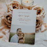 Convite Chic Simples | Terracotta Foto Casamento<br><div class="desc">Este doce e simples convite para o casamento apresenta a sua fotografia pessoal favorita,  além de um elegante e moderno roteiro de terracota e texto em fundo branco para um design de boho neutro que ajustado qualquer estilo.</div>